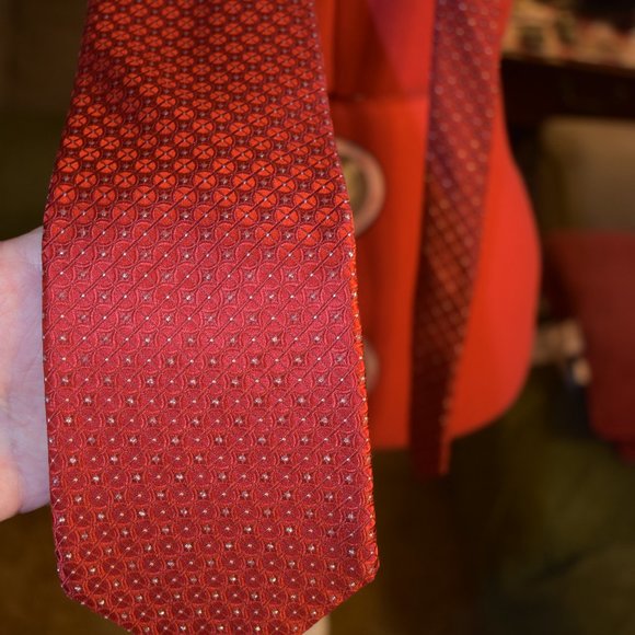 tie - Picture 2 of 3